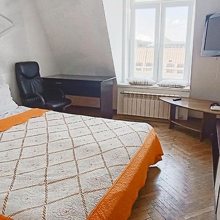 Апартаменти В Центрі На Галицький Для Чотирьох 리비프 외부 사진